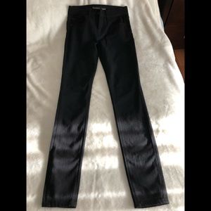 Black Mid Rise Legging